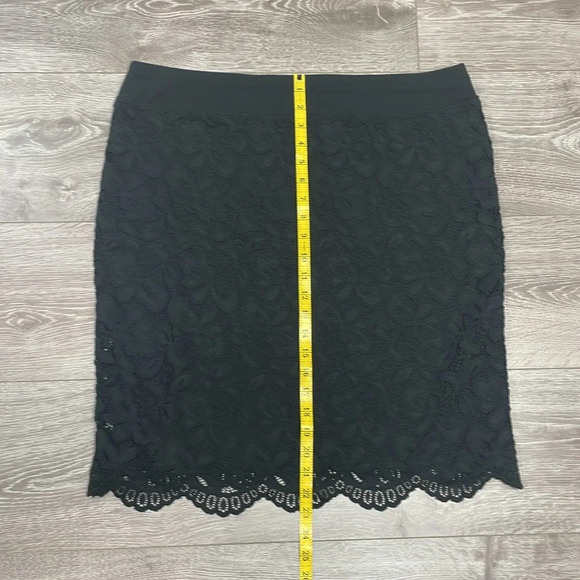 NWOT J. Jill Wearever Collection Black Scalloped Hem Pull On Pencil Skirt L - Picture 6 of 13